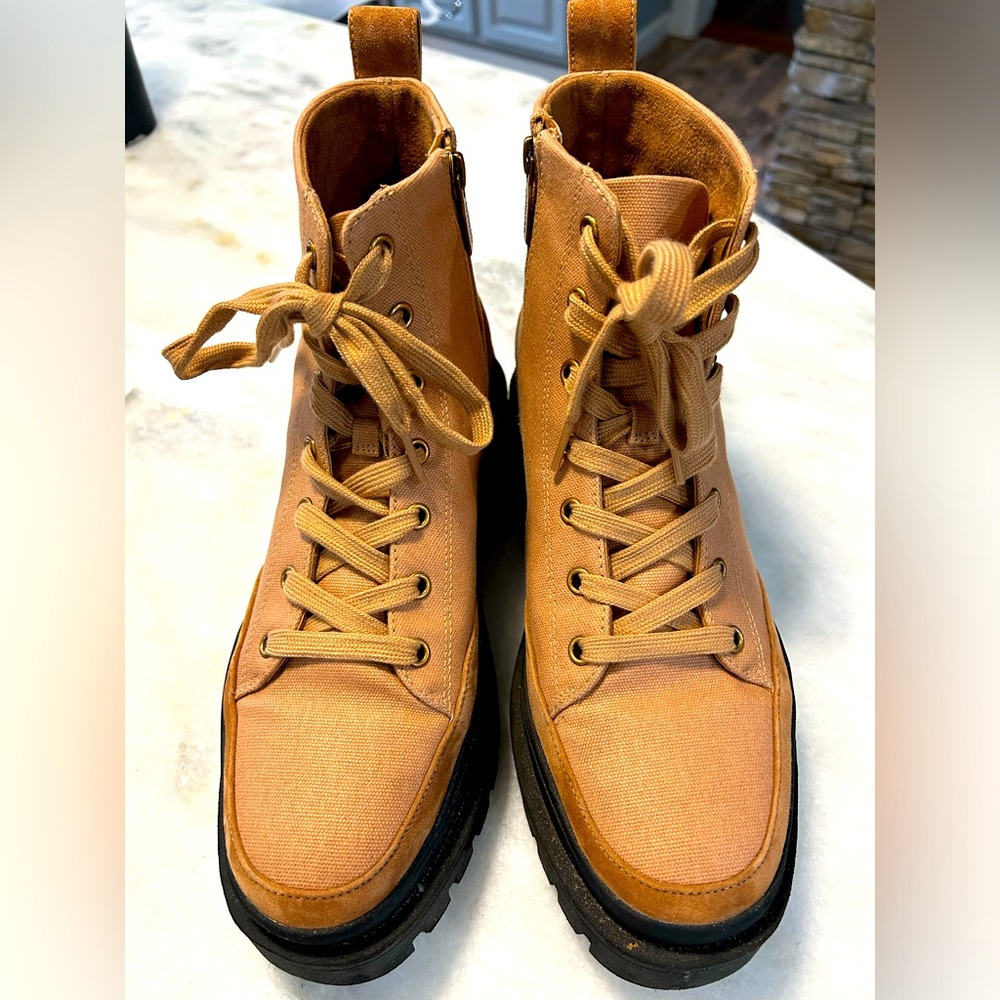 Vionic Mellie Hiker Waterproof Boots size 10